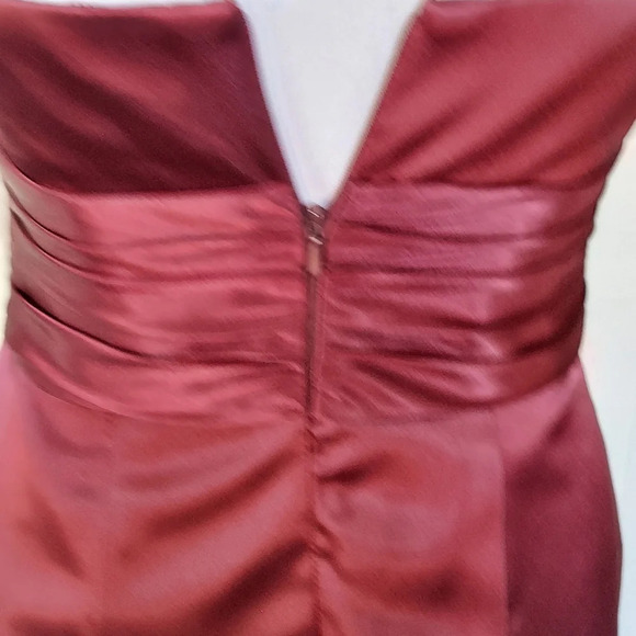 David's Bridal Burgundy Satiny Strapless Dress Ruched Waist and Pockets - Picture 15 of 16